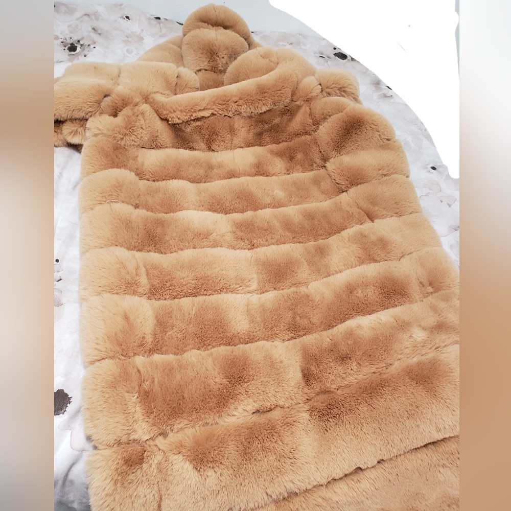 AZALEA WANG FAUX FUR PANEL HOODED TRENCH SIZE SMALL - Picture 3 of 5
